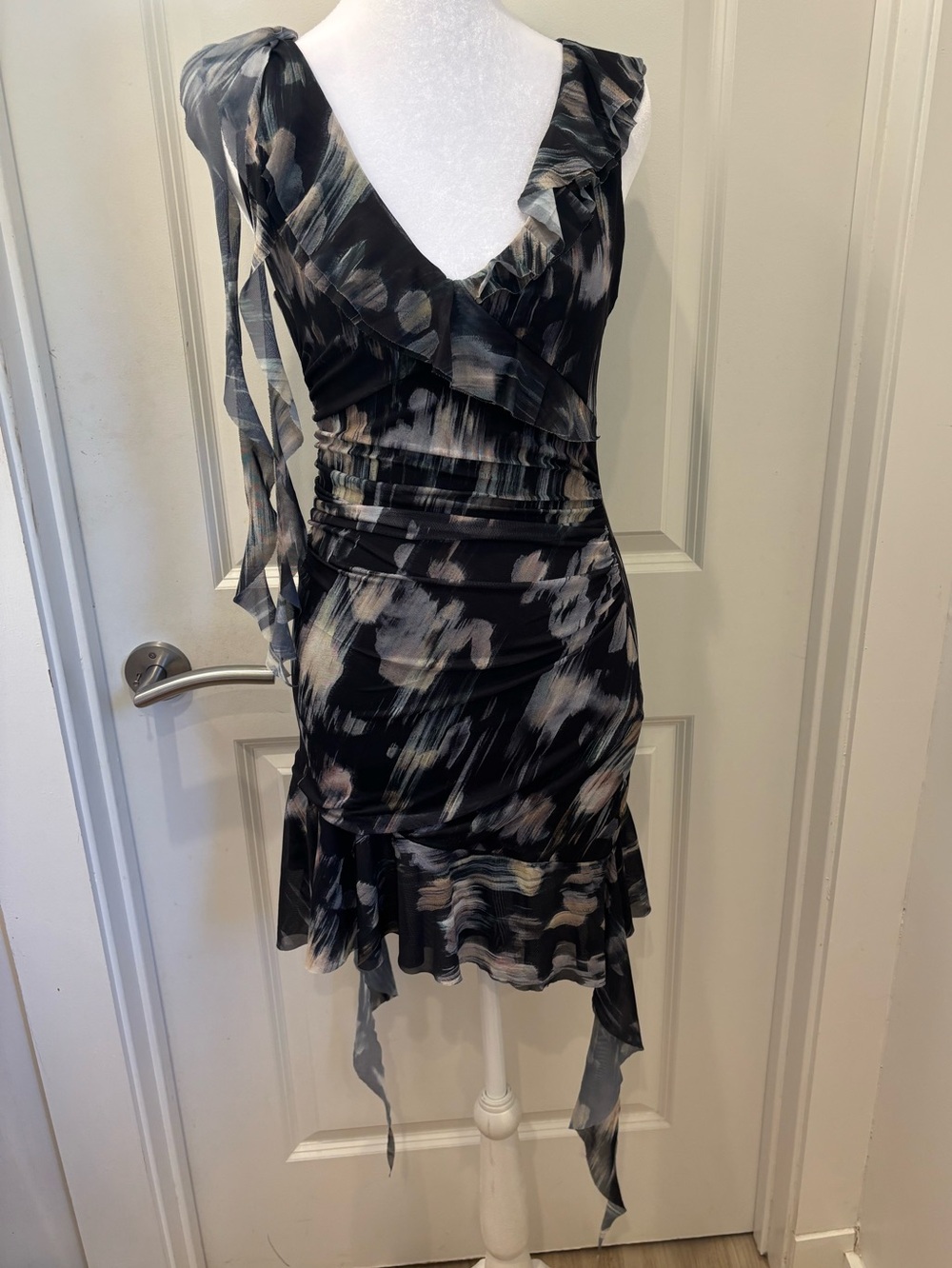 NWOT Zara Black Abstract-Print Asymmetrical Ruffle V-Neck Mini Dress- M